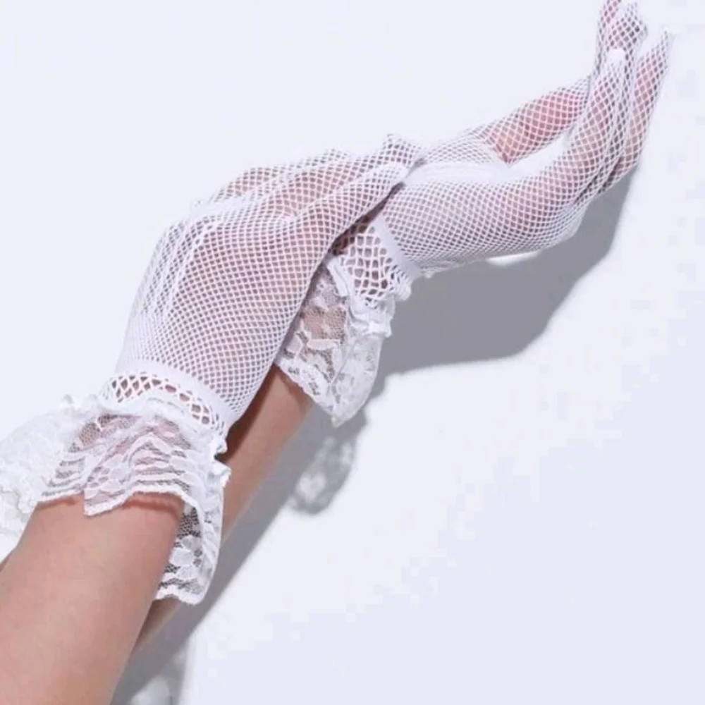 Lace Gloves